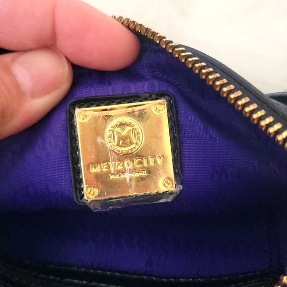 METRO CITY Pouch - Picture 13 of 16